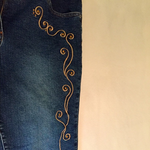 Westbound Ladies Embroidered Jeans - Picture 5 of 8